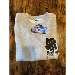 Undefeated Sweatshirt Men's Small Gray Cotton Fleece Lined Long Sleeve Crewneck